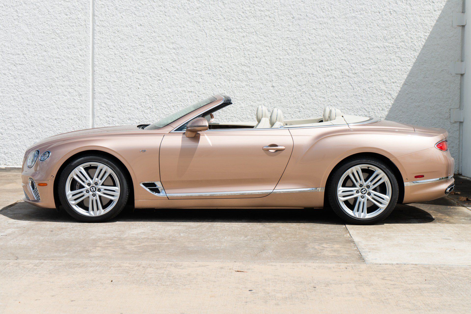 Used 2022 Bentley Continental GT AWD/4WD image 3