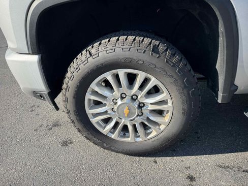 Used 2023 Chevrolet Silverado 3500 High Country w/ Z71 Off-Road Package image 14