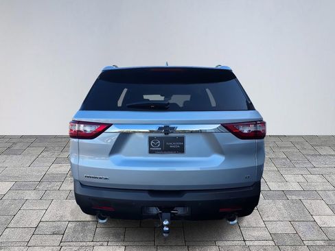 Used 2021 Chevrolet Traverse LT image 6