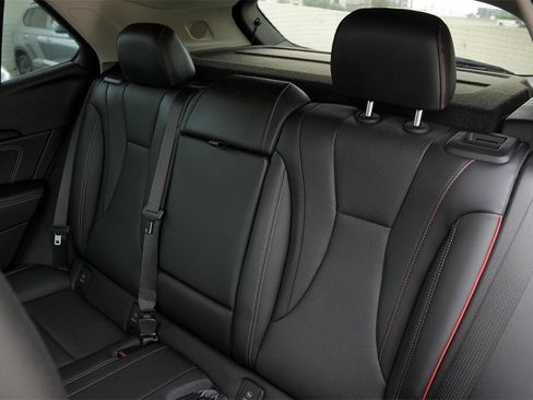 Used 2022 Buick Envision Essence w/ Technology Package I image 28