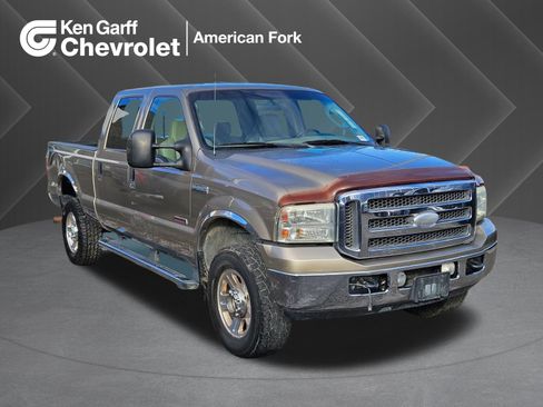 Used 2005 Ford F350 Lariat image 1