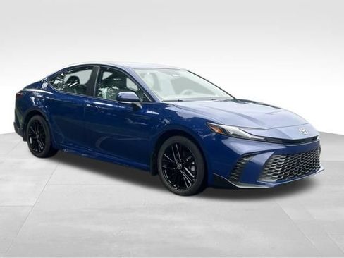 Used 2025 Toyota Camry SE w/ Multimedia Upgrade Package AWD/4WD image 7