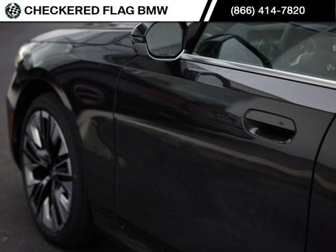 Used 2025 BMW 530i w/ Premium Package image 11