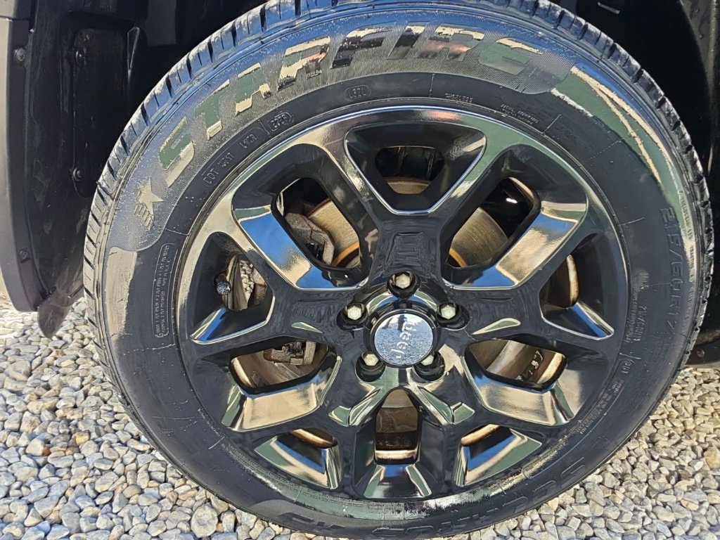 Used 2018 Jeep Renegade Latitude AWD/4WD image 11