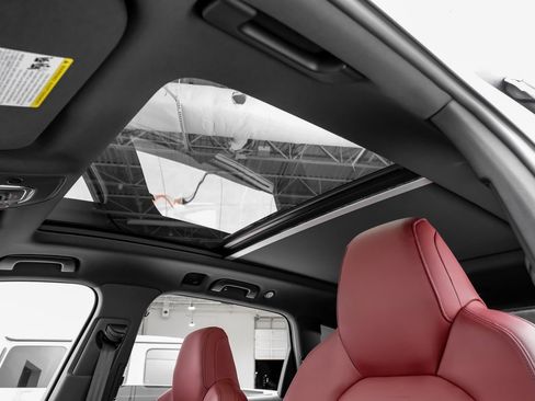 Used 2024 Audi SQ7 Prestige image 8