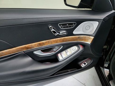 Used 2015 Mercedes-Benz S 550 Sedan w/ Premium 1 Package image 21