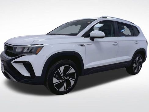 Used 2024 Volkswagen Taos SE AWD/4WD image 4