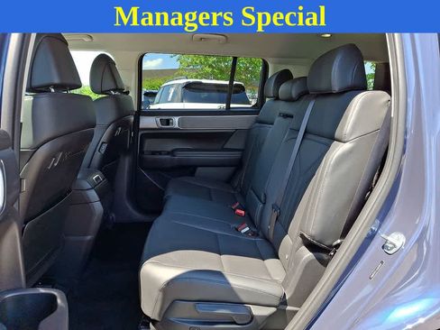 Used 2025 Hyundai Santa Fe SEL FWD image 9