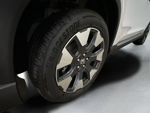 New 2026 Honda Pilot Touring image 4