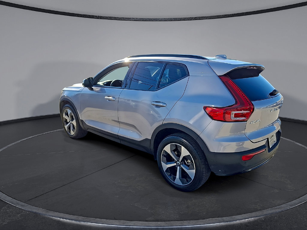 Certified 2026 Volvo XC40 B5 Plus AWD/4WD image 9