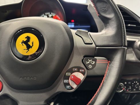 Used 2018 Ferrari 488 Spider image 36