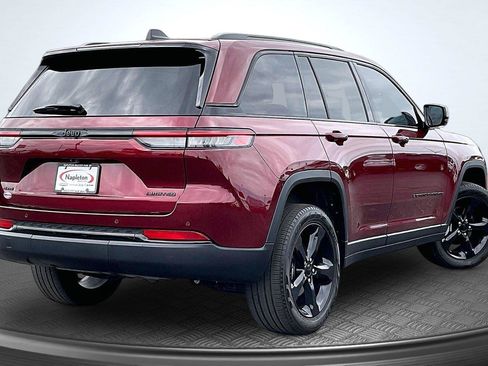 Used 2023 Jeep Grand Cherokee Limited w/ Black Appearance Package AWD/4WD image 2