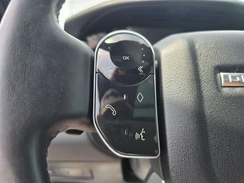 Used 2020 Land Rover Discovery Landmark AWD/4WD image 32