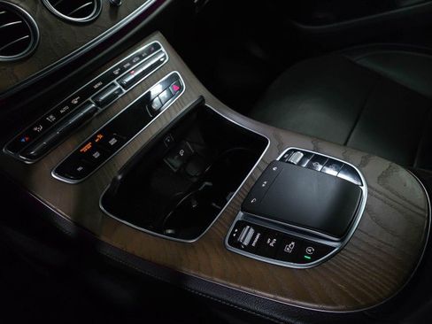 Used 2021 Mercedes-Benz E 450 4MATIC Sedan image 29