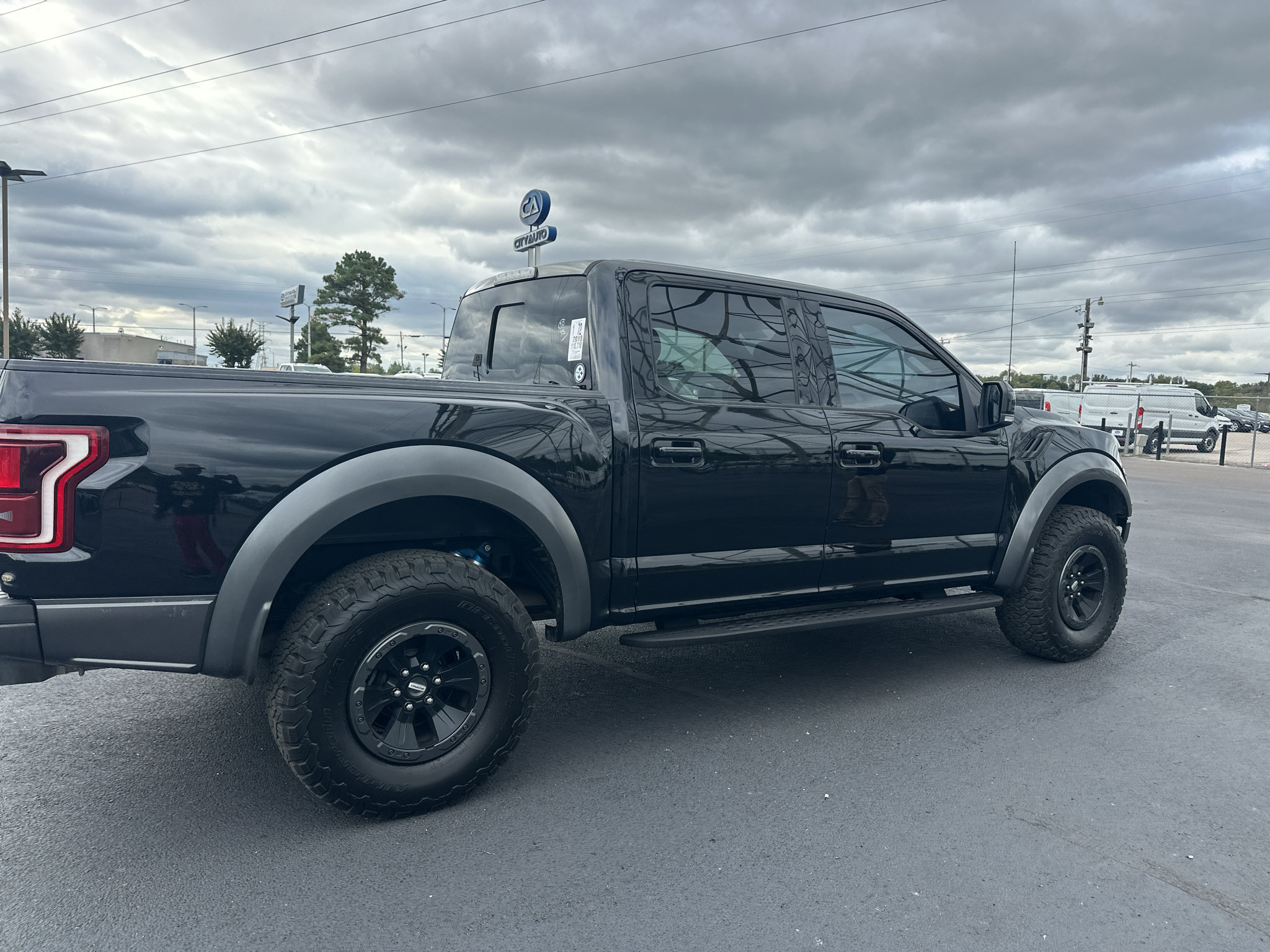 Used 2018 Ford F150 Raptor w/ Equipment Group 802A Luxury AWD/4WD image 23