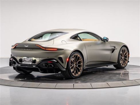 Used 2025 Aston Martin V8 Vantage Coupe image 14