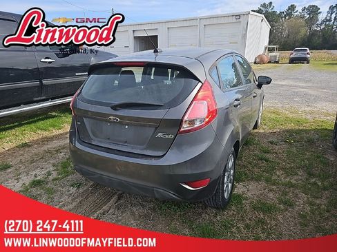 Used 2016 Ford Fiesta SE image 3