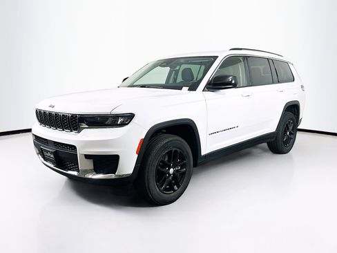 Used 2022 Jeep Grand Cherokee L Laredo RWD image 3