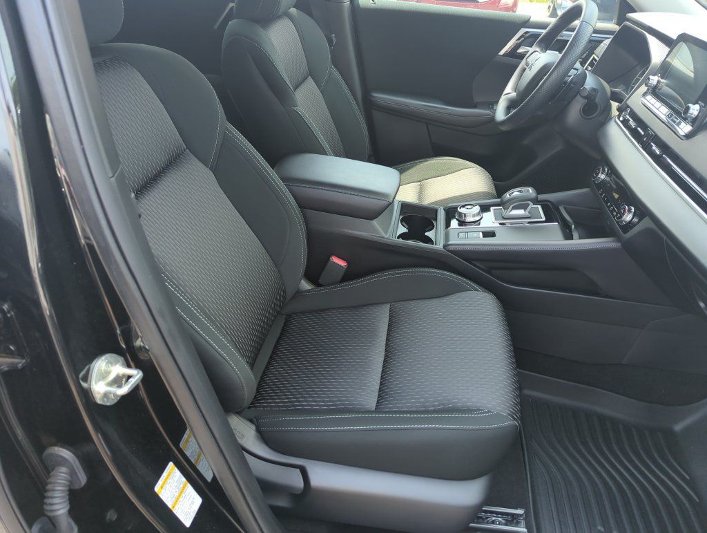 Used 2024 Mitsubishi Outlander ES AWD/4WD image 36