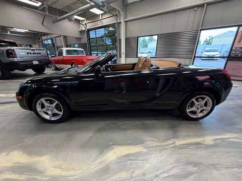 Used 2001 Toyota MR2 RWD image 28