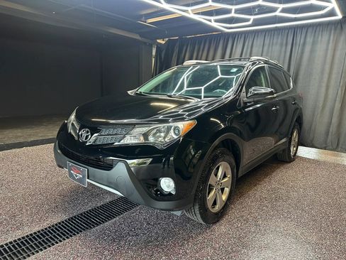 Used 2015 Toyota RAV4 XLE AWD/4WD image 3