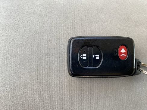 Used 2011 Toyota Prius Three image 35