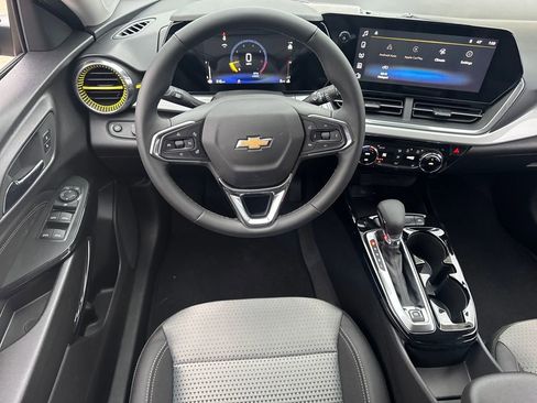 New 2026 Chevrolet Trax LT w/ Driver Confidence Package image 15