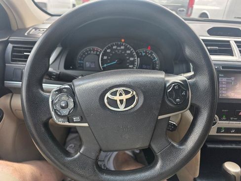 Used 2014 Toyota Camry LE FWD image 13