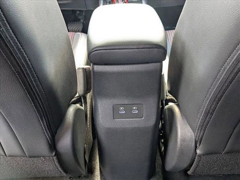 Certified 2025 Nissan Kicks SR image 17