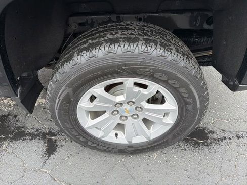 Used 2021 Chevrolet Colorado LT AWD/4WD image 9
