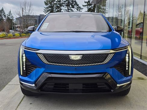 New 2026 Cadillac Optiq Luxury 1 image 8