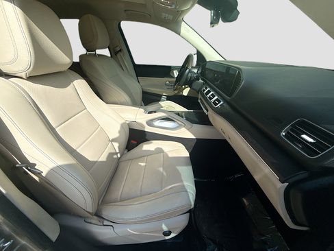 Used 2021 Mercedes-Benz GLS 450 4MATIC image 29