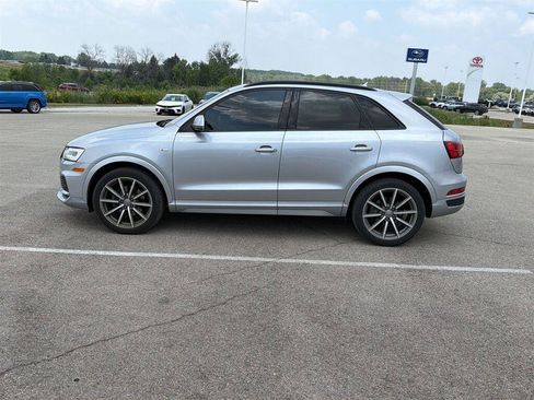 Used 2018 Audi Q3 2.0T Premium Plus w/ Premium Plus Package AWD/4WD image 4