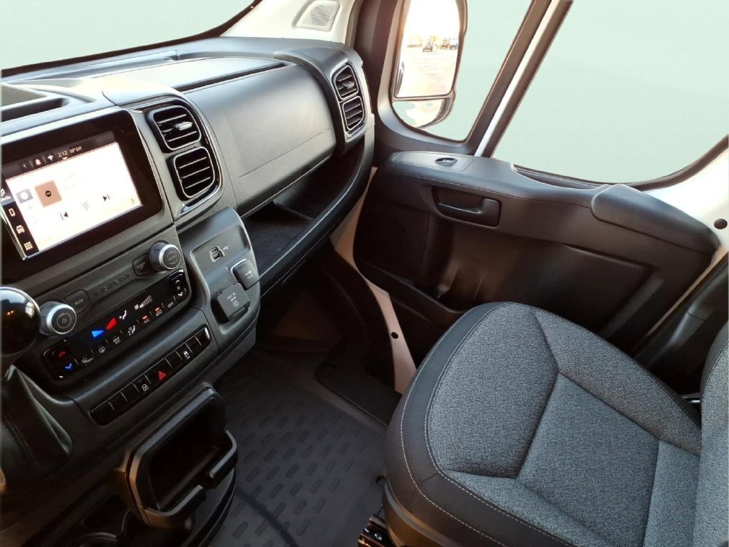 Used 2025 RAM ProMaster 1500 w/ Convenience Group FWD image 17