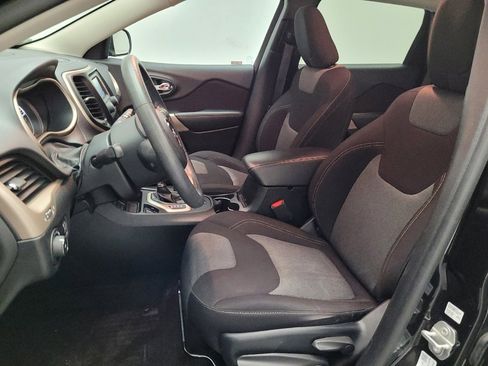 Used 2018 Jeep Cherokee Latitude image 17