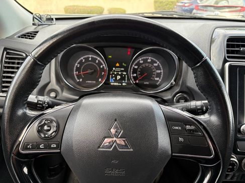 Used 2021 Mitsubishi Outlander Sport SE image 16