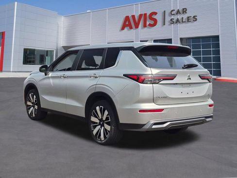 Used 2025 Mitsubishi Outlander SE AWD/4WD image 9