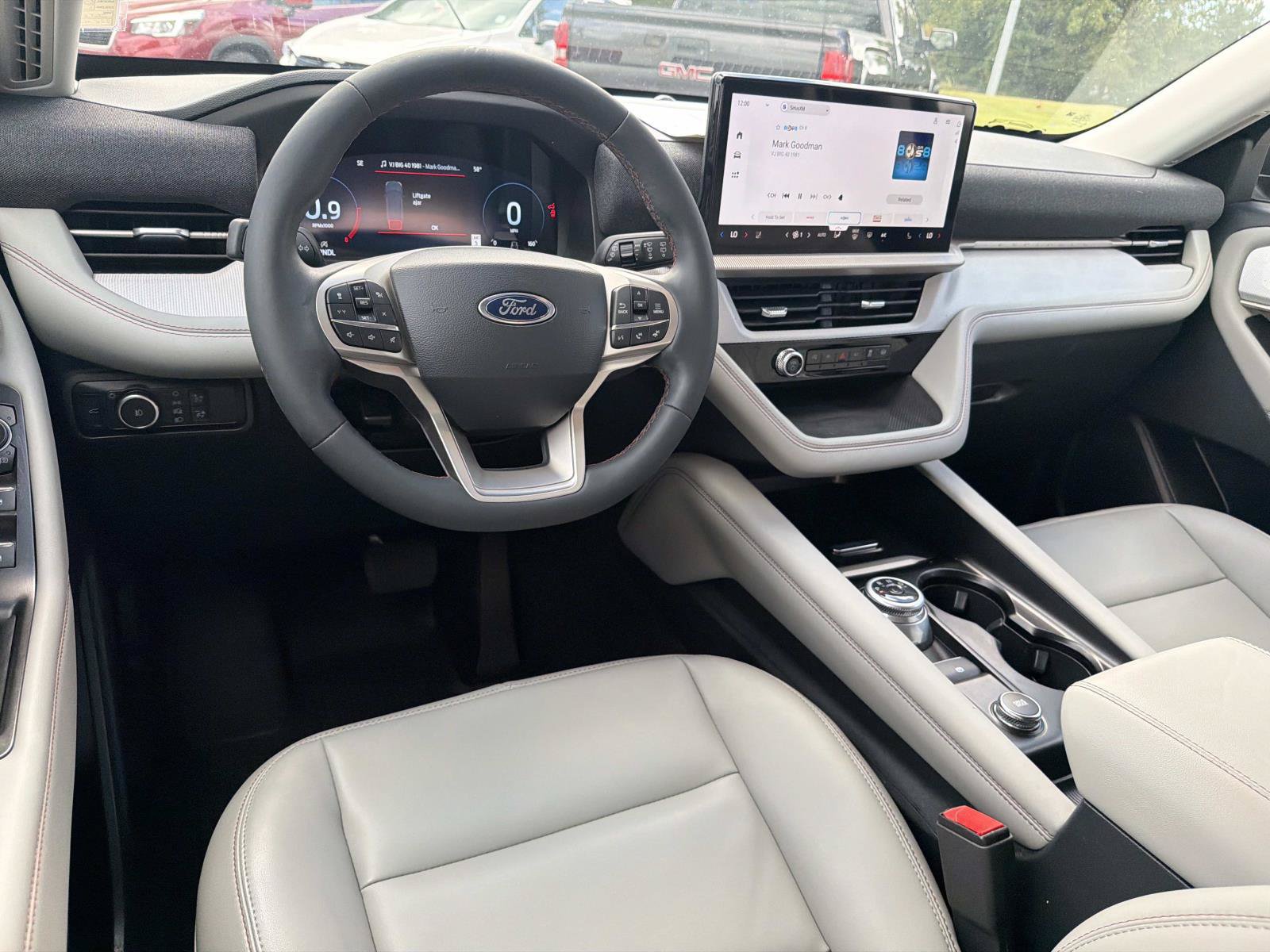 Used 2025 Ford Explorer Active w/ Active Comfort Package RWD image 23