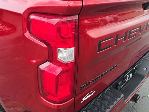 Used 2021 Chevrolet Silverado 1500 RST AWD/4WD image 34
