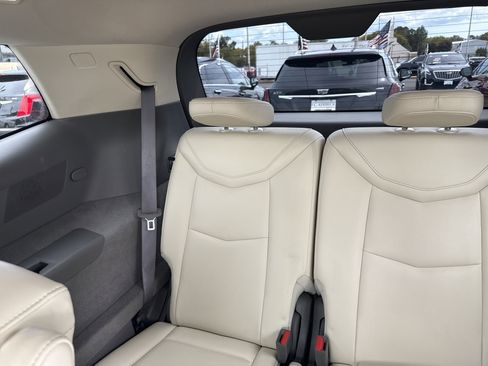 Used 2021 Cadillac XT6 Premium Luxury image 37