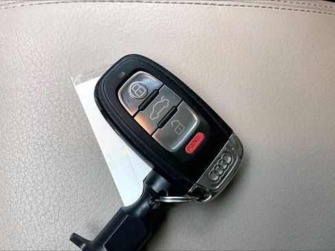 Used 2011 Audi Q5 2.0T Premium image 13