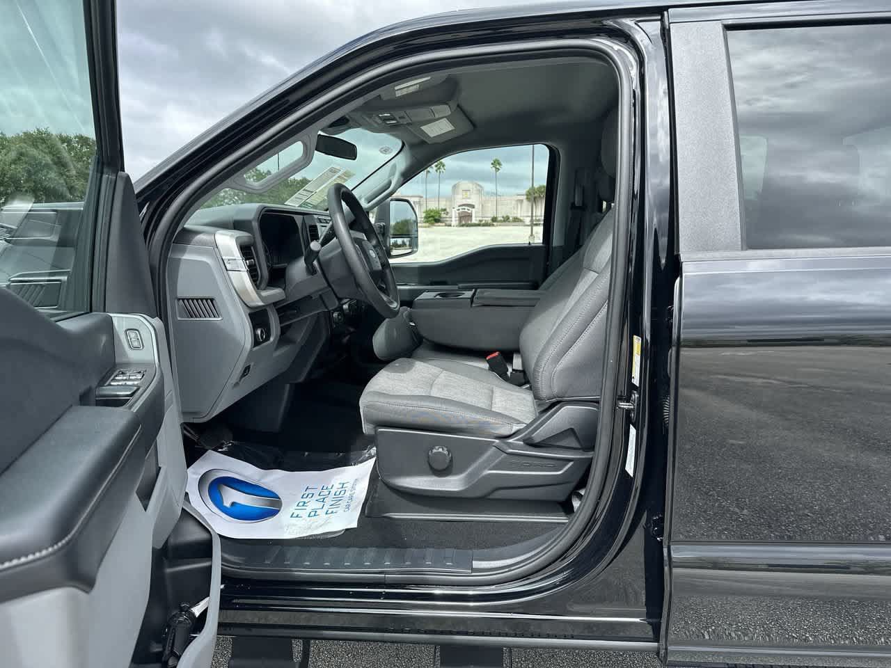 Used 2024 Ford F250 XL w/ STX Appearance Package AWD/4WD image 10