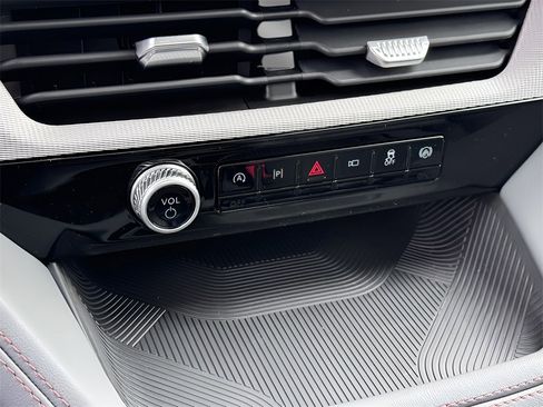 New 2026 Ford Explorer Active w/ Active Comfort Package image 31