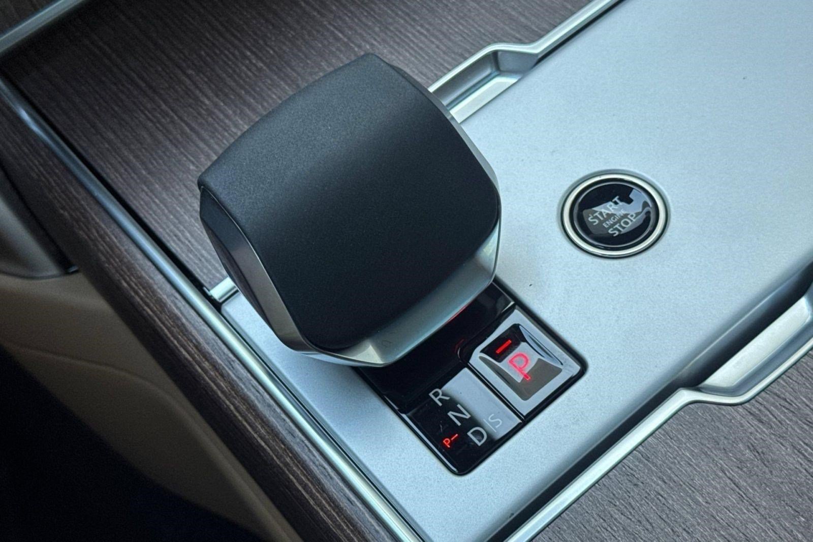 New 2026 Land Rover Range Rover SE AWD/4WD image 14