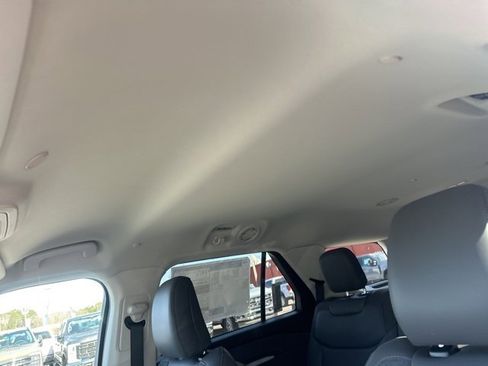 New 2026 Ford Explorer Active w/ Active Comfort Package image 15