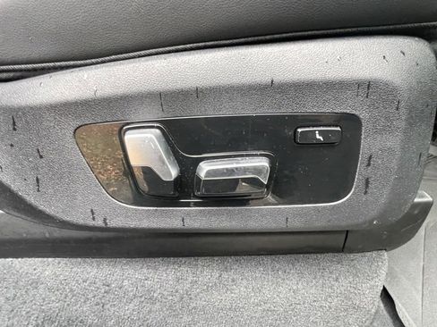 Used 2025 BMW X7 xDrive40i w/ M Sport Package image 18