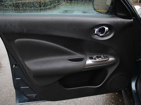 Used 2012 Nissan Juke SL image 9