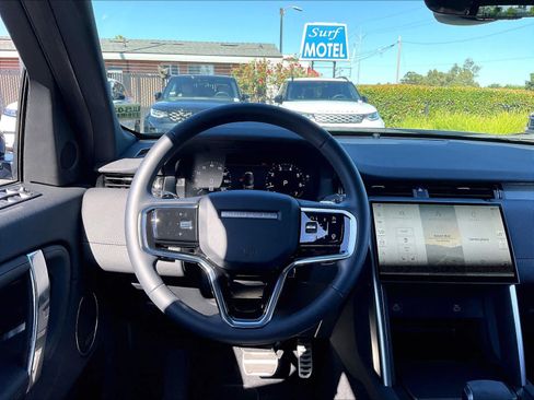 Used 2025 Land Rover Discovery Sport Dynamic SE AWD/4WD image 7
