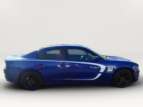 Used 2021 Dodge Charger SXT RWD image 11