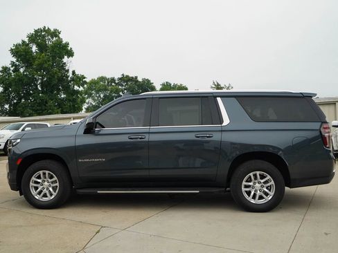Used 2021 Chevrolet Suburban LT RWD image 23